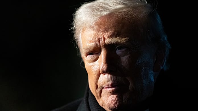 Trump hatalmi játszmáinak veszélyeire figyelmeztet egy német közgazdász