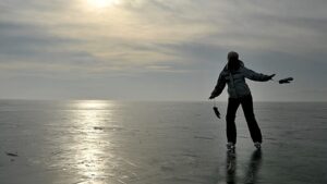 Lékhorgászok és korcsolyázók vették birtokba a befagyott magyarországi tavakat