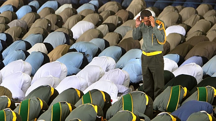 Legyen-e az iráni Forradalmi Gárda Európa listáján is terrorszervezet?