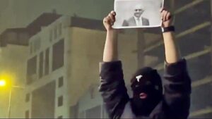 A tüntetők kitartóak Iránban, közben az internetet elárasztják a híresztelések, íme a legfontosabbak