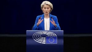 Ursula von der Leyen sorsáról döntenek, a Tisza Párt most nem bújhat el