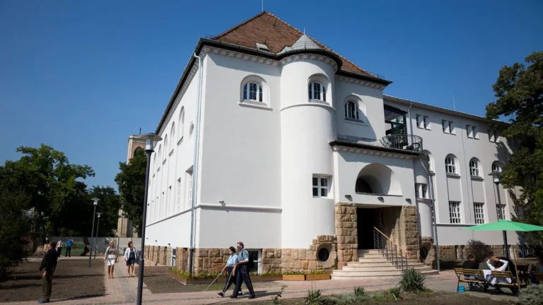 Ezeket a szenzációs budapesti épületeket mindenkinek látnia kell