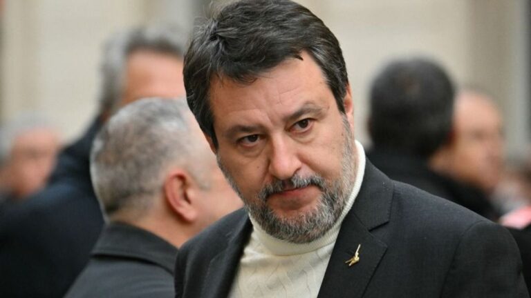 „Vesztésre állsz a háborúban” – Salvini üzent Zelenszkijnek + videó