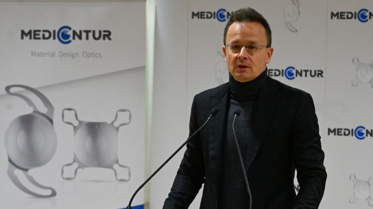 Szijjártó Péter: A Medicontur Orvostechnikai Kft. beruházása nyomán hatvan új munkahely jön létre Zsámbékon