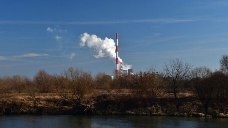 Megfojtja az európai gazdaságot Brüsszel karbonadója