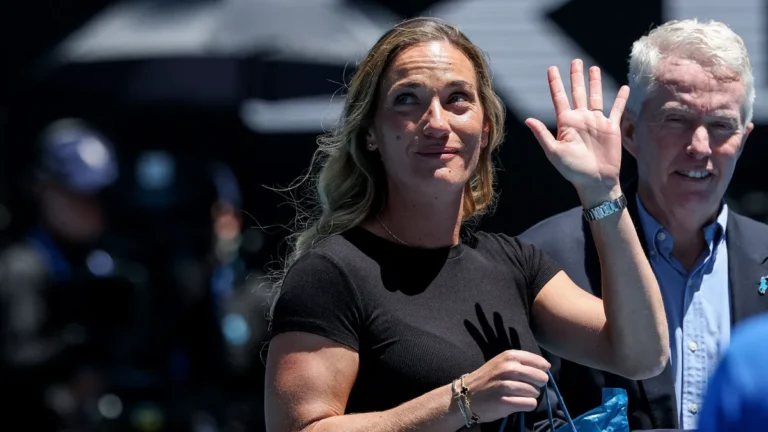 A világ egyik leghíresebb teniszpályán mindenki egy magyar játékost ünnepelt – videó