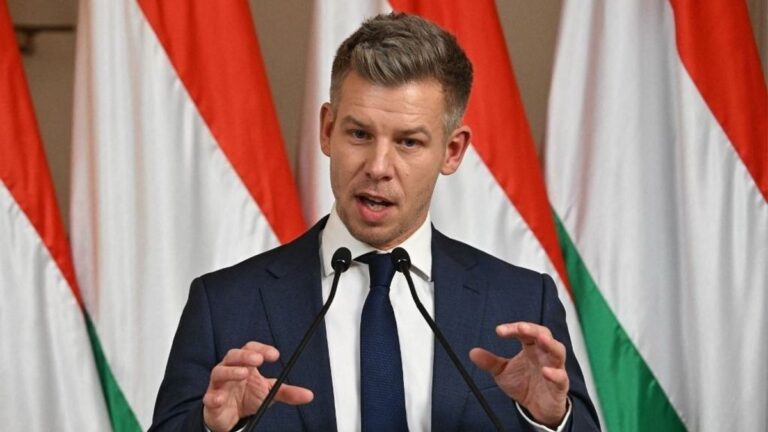 Magyar Péter jókora öngólt lőtt, Orbán Viktor malmára hajtja a vizet