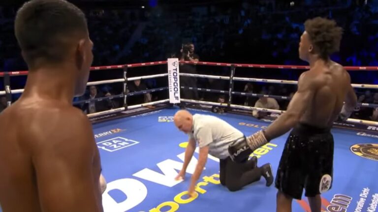 Megpróbálta megállítani az ellenfelét péppé verő bokszolót, a bíró került a földre