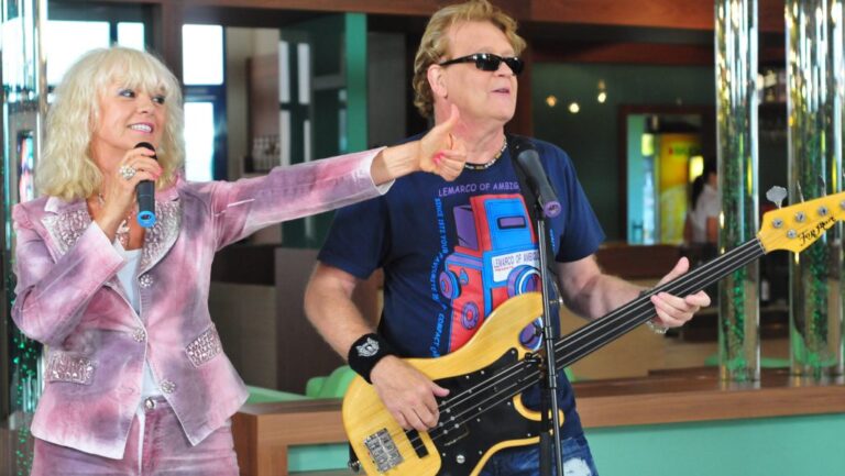 Baracs János: Szó sincs kirúgásról és arról, hogy vége lenne a Neoton Família Sztárjainak!