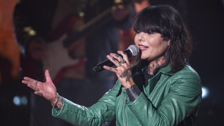 Oláh Ibolya: Üzenem a Lázár úrnak, hogy veszek neki egy vécékefét, odaadom neki személyesen