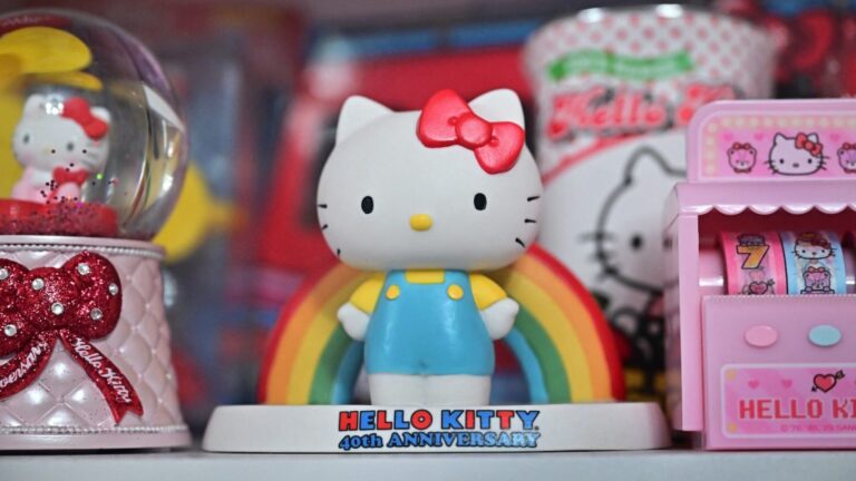 46 év után vonul nyugdíjba a Hello Kitty vezető tervezője