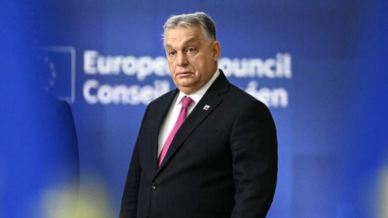 Brüsszelben bekészítették a fegyvert Orbán leszerelésére