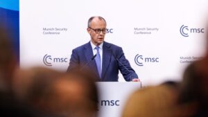 A német kancellár Orbánra és a magyar választásokra utalt, amikor Oroszországról és az EU bővítéséről kérdezték