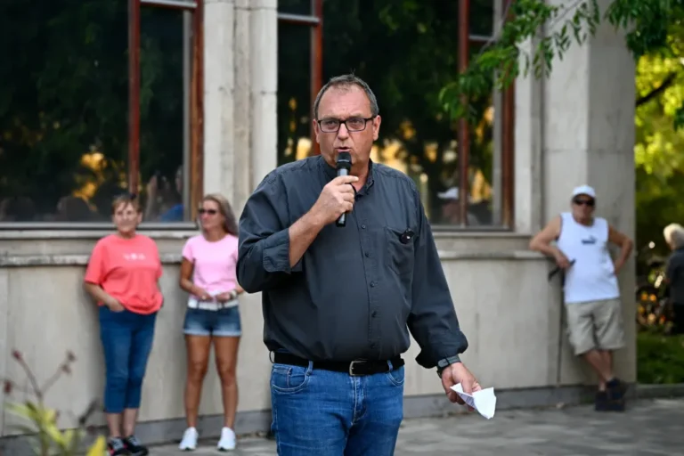 Még a választás napján is letartóztatásban lesz a dunaújvárosi DK-s alpolgármester, de ez nem zavarja a pártot, továbbra is ő a sárbogárdi jelöltje