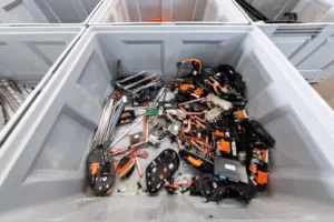 Egy cég akkumulátorfeldolgozó üzemet akar telepíteni Pilisjászfaluba, a helyiek tiltakoznak