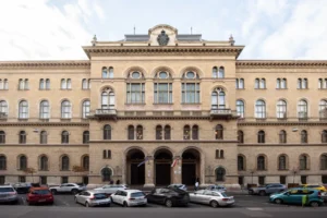 Feljelentést tett a Fővárosi Törvényszék elnöke a bírókat ért támadás után