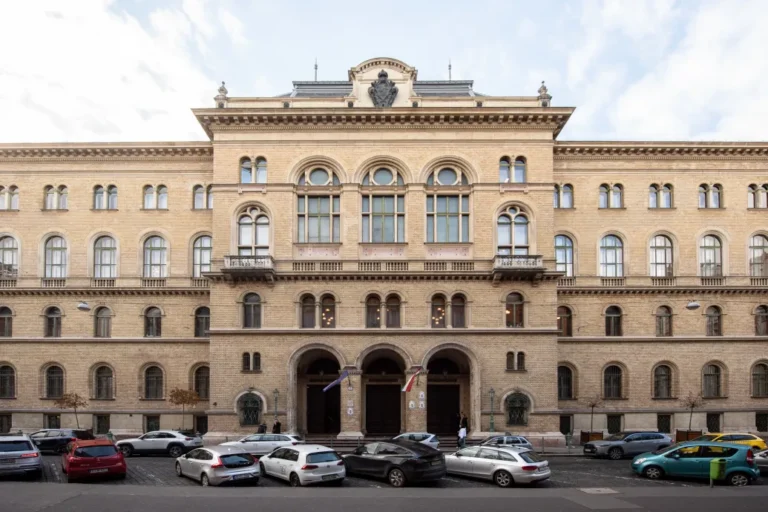 Feljelentést tett a Fővárosi Törvényszék elnöke a bírókat ért támadás után