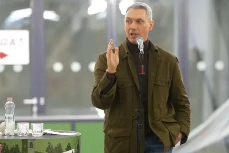 Lázár: Én több Habony Árpádot szeretnék! – zúg a „Mocskos Fidesz!” a győri Lázárinfón