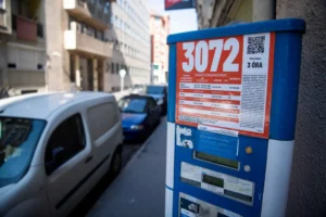 Megszűnik a kényelmi díj a mobilparkolásoknál március 16-tól