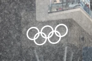 Történelmi magyar siker, versenyekbe beleszóló havazás is volt hétfőn a téli olimpián