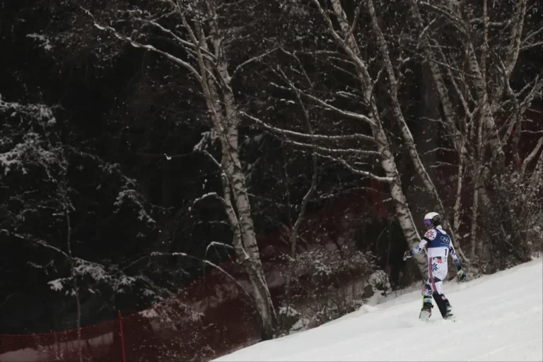 „Nem ez életem legrosszabb pillanata, de a pályafutásomé igen” – ezért vonult el a fák közé az élről kiesett norvég síelő