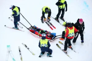 Hatalmasat bukott a félcső világbajnoka az olimpián