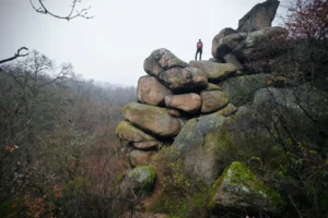 Pákozdi ingókövek: ez a magyar Stonehenge vagy inkább kriptogenetikus gránitellipszoid-torony?