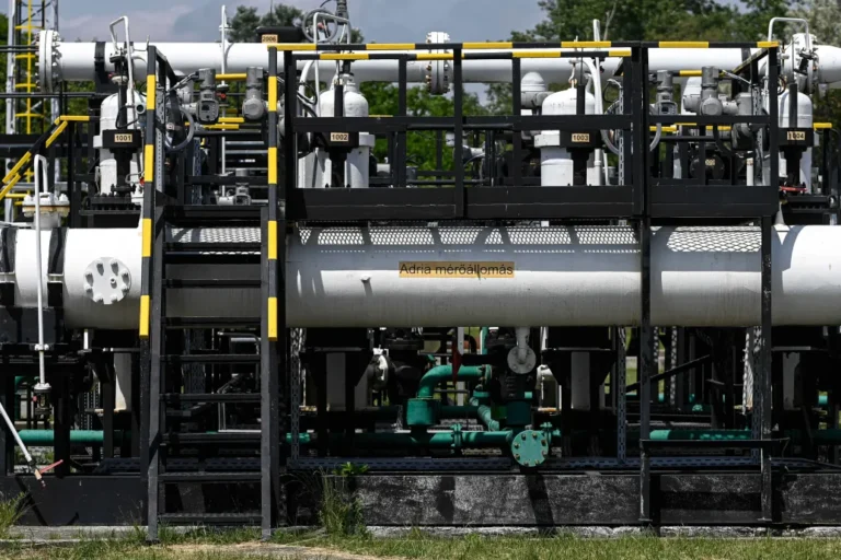 Janaf: Jelentős mennyiségű nem orosz kőolaj megy Magyarországra és Szlovákiába az Adria-vezetéken