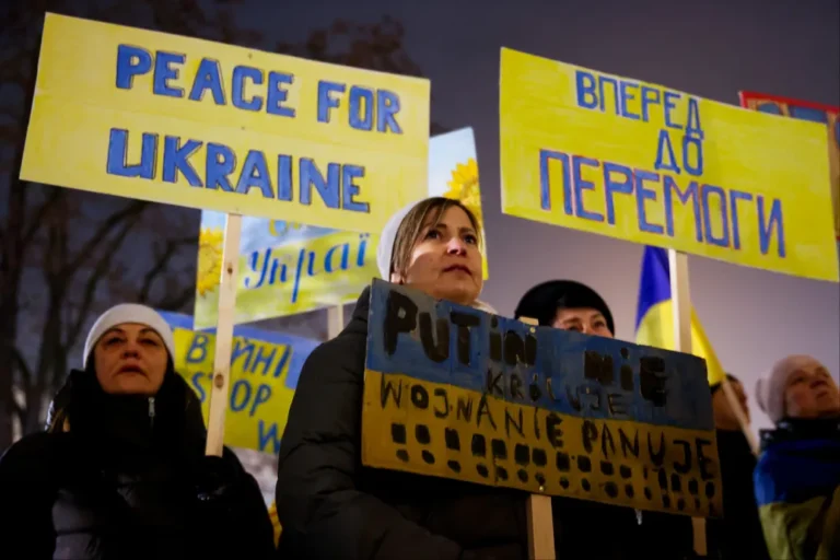 Lengyelország megszünteti az ukrán menekültek különleges státuszát