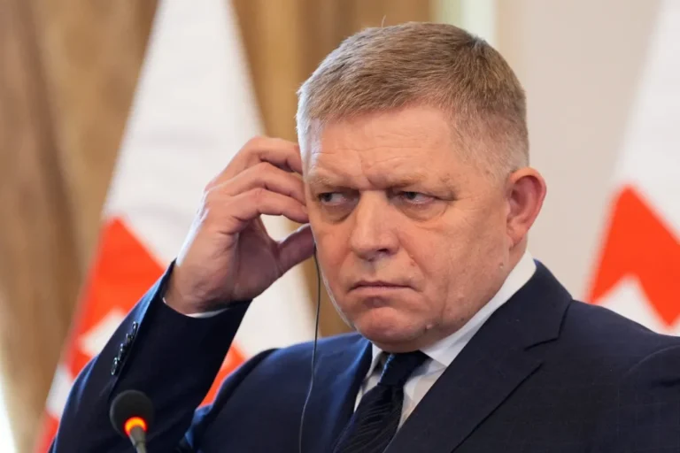 Robert Fico arra kérte a szlovák áramszállító vállalatot, állítsa le az Ukrajnába irányuló vészhelyzeti áramkivitelt