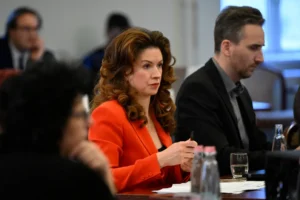 Döntött a bíróság: Tüttő Kata főpolgármester-helyettesnek jelölésére kötelezik Sára Botond főispánt