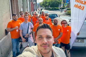 Két éve még fideszes képviselőjelölt volt Józsefvárosban, most egy „5-10 fős részvénytársaságnak” nevezte a szervezetet és kilép