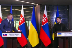 Fico telefonon egyeztetett Zelenszkijjel az olajellátásról