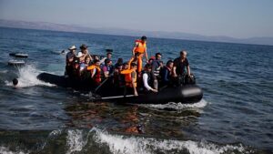 Több tucat illegális bevándorlót mentettek ki Kréta és Lérosz szigeteinél