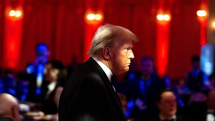 Szélsőjobbos szervezetek finanszírozásával terjeszti Washington a Trump-eszmét Európában