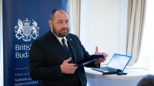 Ukrajna: a háború negyedik évében mintegy 10,8 millió ember szorul segítségre