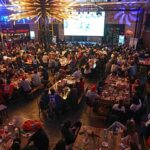 Tűzijátékos szurkolói ünneplés Seattle utcáin a Super Bowl után