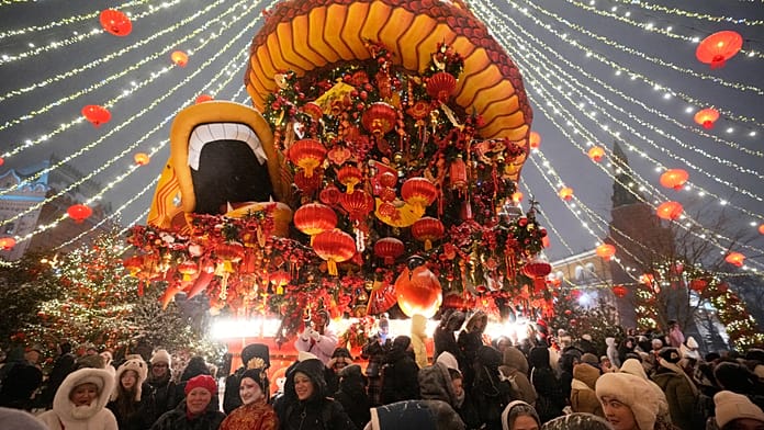 2026, a Tűz Ló éve: sárkánytáncok és lampionok Moszkva holdújévi ünnepén