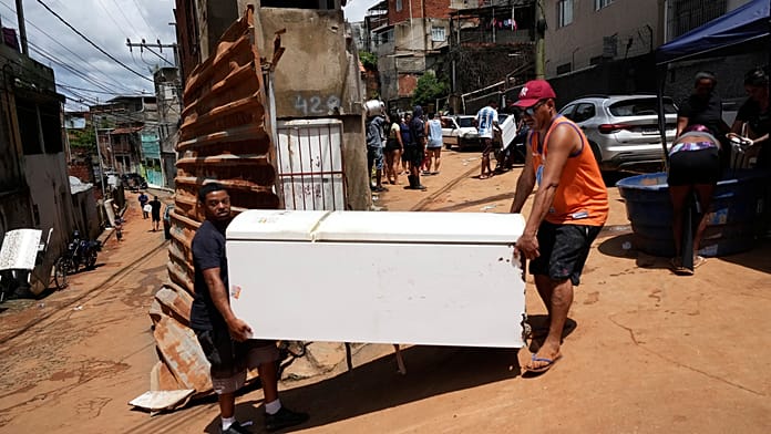 Halálos áradások Minas Geraisban: Brazília versenyt fut az idővel a túlélőkért