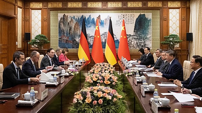 Kína akár 120 Airbus repülőgépet is vásárolhat, közölte a német kancellár pekingi látogatásán