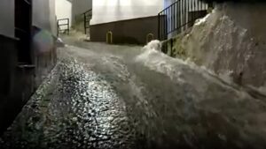 Heves vízáradatok sújtották Ubrique-t a spanyolországi Cádiz viharai után