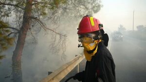 Szélsőséges időjárás sújtja az Egyesült Államok középső államait és a nyugati partot