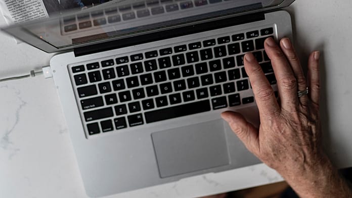 Hogyan tarolnak a deepfake átverések a közösségi médiában?