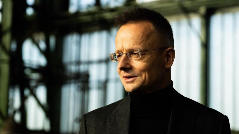 Szijjártó Péter: Soha nem látott beavatkozás várható a választáson Kijev, Brüsszel és Berlin részéről