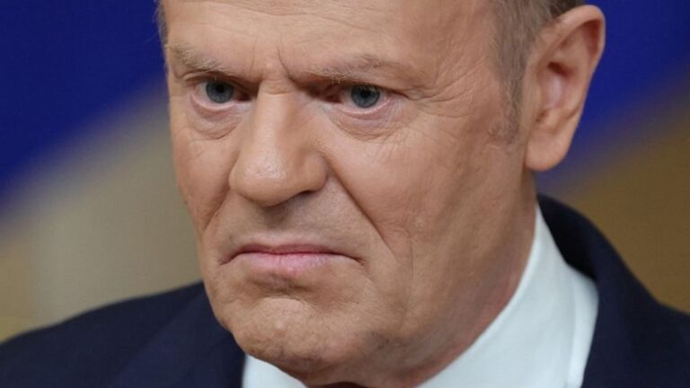 Tusk döntött a Béketanácsról