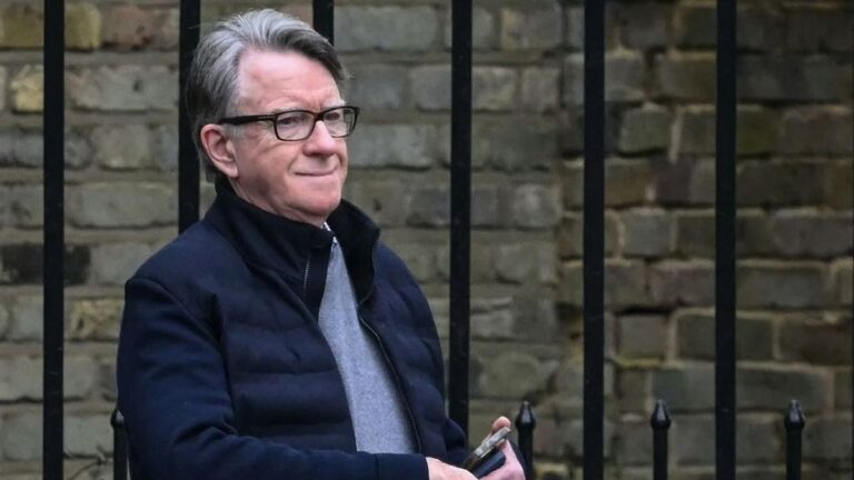 Őrizetbe vették Peter Mandelsont, a brit Munkáspárt volt főideológusát az Epstein-ügyben folyó vizsgálat keretében