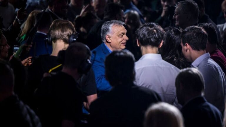 Erős rajtot vett a Fidesz, Orbán Viktor berúgta a kampányt