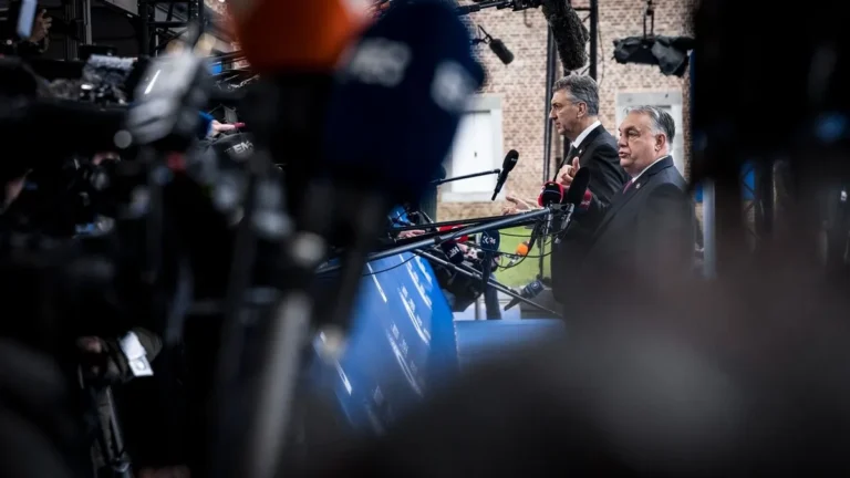 Lássuk a medvét! A miniszterelnök az EU-csúcsról üzent – videó