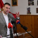 Menczer Tamás szerint a fiatalok számára a béke, a biztonság és az otthon a választás tétje