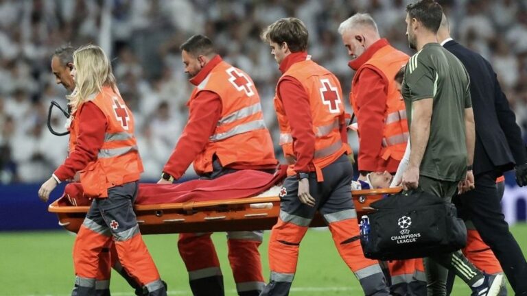 Mourinho rejtőzködött, amíg Arbeloa hírt adott a kórházba vitt Real Madrid-játékosról